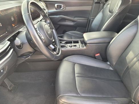 Used 2024 Kia Sorento S image 22