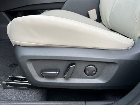 New 2026 Nissan Rogue SV image 10