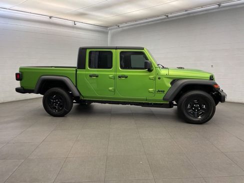 New 2026 Jeep Gladiator Sport image 2