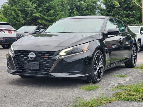 Used 2023 Nissan Altima 2.5 SR FWD image 3