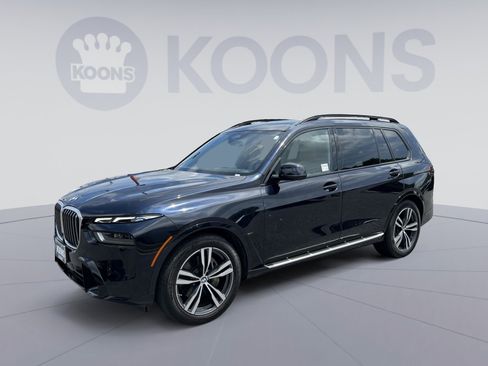 Used 2024 BMW X7 xDrive40i w/ M Sport Package AWD/4WD image 1