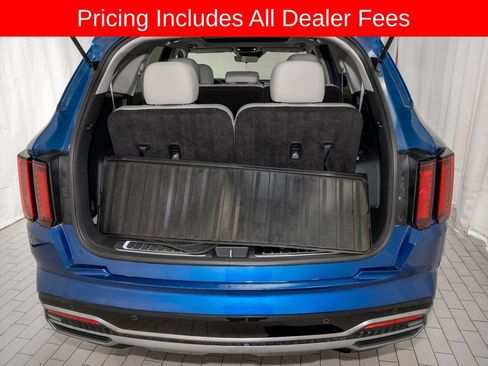 Used 2023 Kia Sorento S w/ Panoramic Sunroof Package FWD image 5