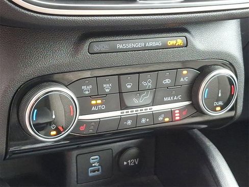 Certified 2022 Ford Escape SE w/ Convenience Package image 16