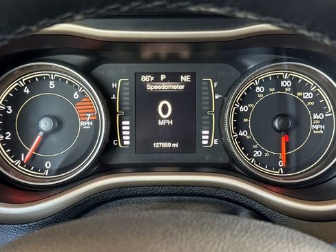 Used 2017 Jeep Cherokee Altitude image 19