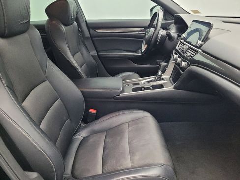 Used 2018 Honda Accord Sport image 21