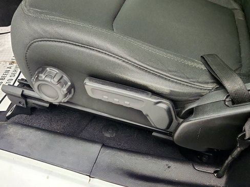 Used 2021 Jeep Wrangler Sport image 11