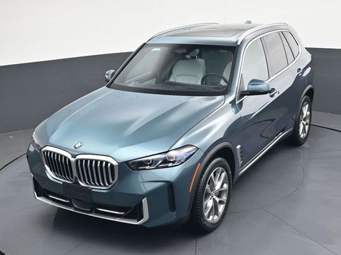 Used 2025 BMW X5 xDrive40i AWD/4WD image 32