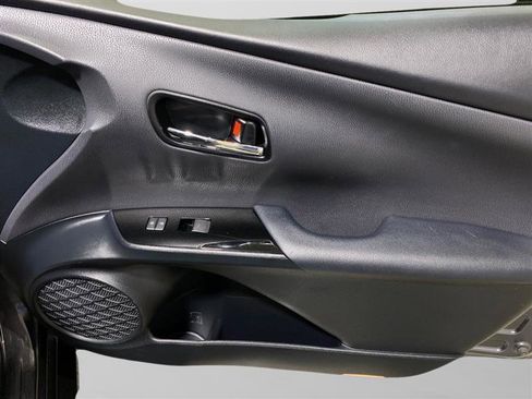 Used 2022 Toyota Prius XLE FWD image 21