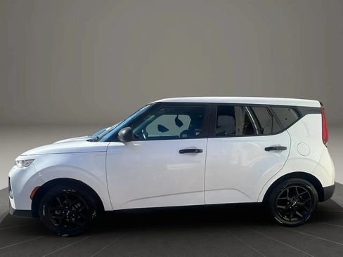 Used 2022 Kia Soul LX w/ Technology Package FWD image 8