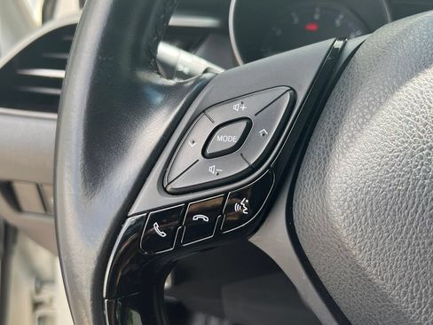 Used 2018 Toyota C-HR XLE FWD image 19