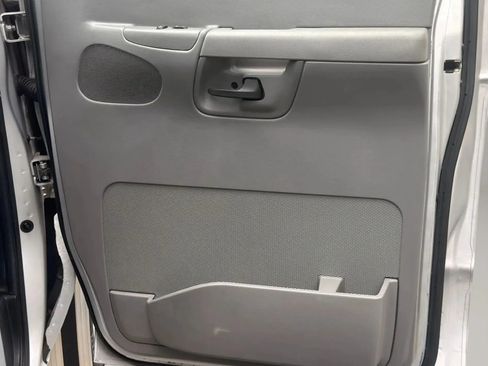 Used 2008 Ford E-350 and Econoline 350 XLT RWD image 34