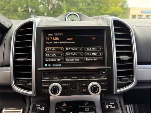Used 2016 Porsche Cayenne GTS AWD/4WD image 19