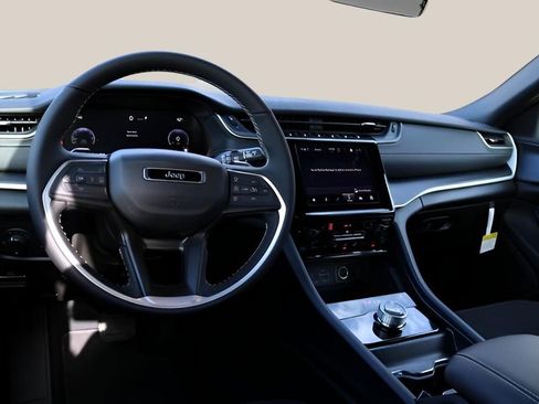 New 2025 Jeep Grand Cherokee L Altitude RWD image 14