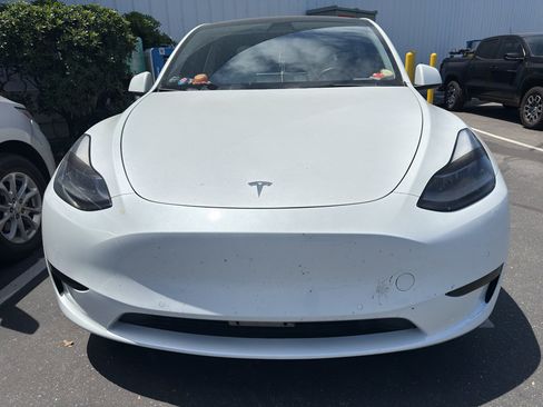 Used 2022 Tesla Model Y Performance AWD/4WD image 2
