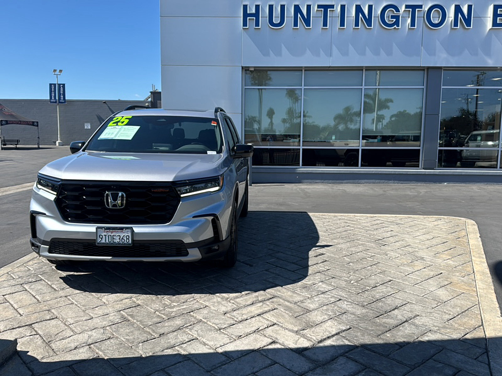 Used 2025 Honda Pilot TrailSport image 23