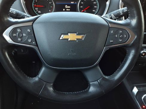 Used 2020 Chevrolet Traverse LT image 24