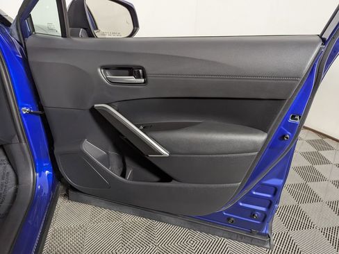 Certified 2022 Toyota Corolla Cross XLE image 31