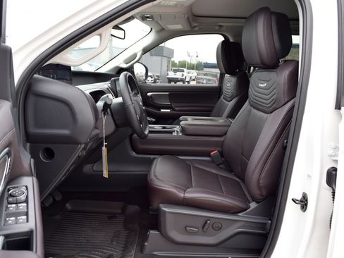 New 2026 Ford Expedition Platinum image 18