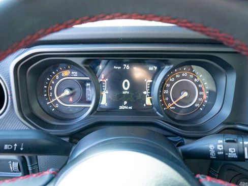 Certified 2025 Jeep Wrangler Unlimited Rubicon image 17