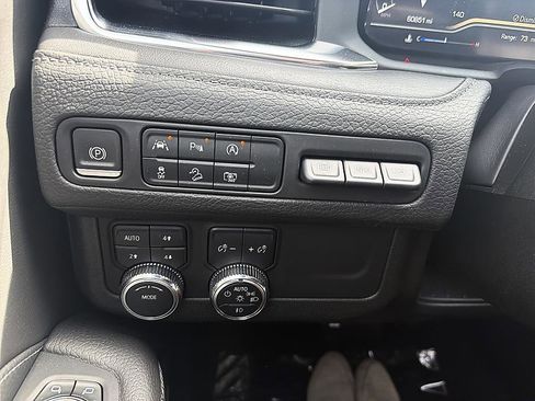 Used 2023 GMC Yukon Denali image 26