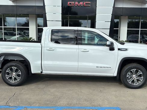 New 2026 GMC Sierra 1500 SLE image 9