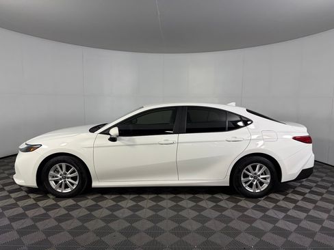Used 2025 Toyota Camry LE FWD image 10
