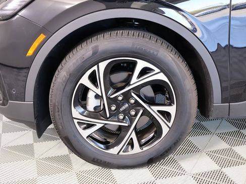 Certified 2024 Lincoln Nautilus Premier w/ Jet Appearance Package image 18