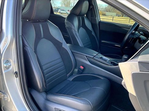 Used 2022 Toyota Avalon Touring image 7