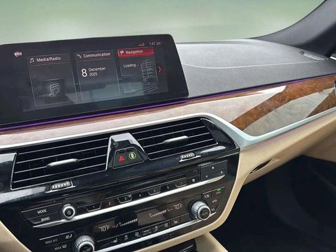 Used 2019 BMW 530i w/ Convenience Package image 43