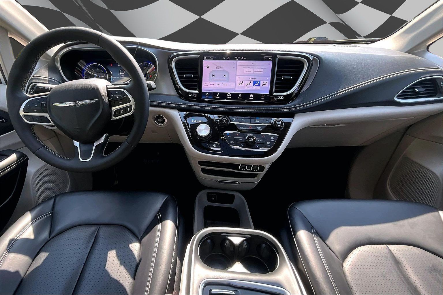 Used 2023 Chrysler Pacifica Touring-L AWD/4WD image 15