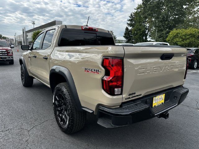 Used 2024 Chevrolet Colorado Trail Boss w/ Technology Package AWD/4WD image 7