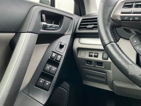 Used 2014 Subaru Forester 2.5i Limited image 23