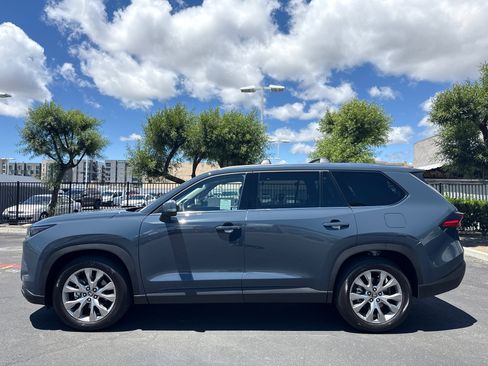 Certified 2026 Toyota Grand Highlander AWD image 5