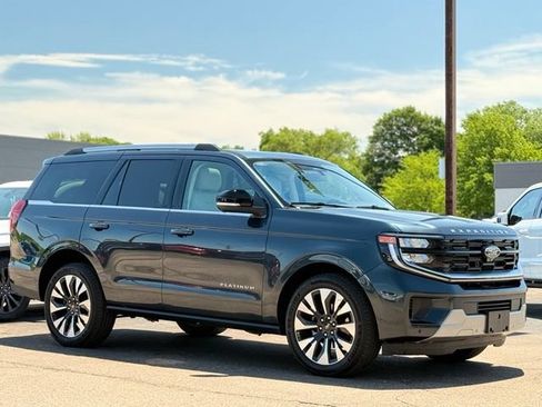 Used 2025 Ford Expedition Platinum w/ Driver's Package AWD/4WD image 43