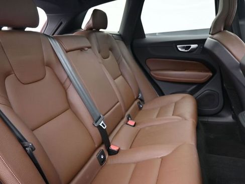 Used 2023 Volvo XC60 B5 Plus w/ Protection Package Premier image 33