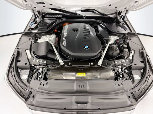 Used 2026 BMW 550e xDrive w/ Premium Package AWD/4WD image 28