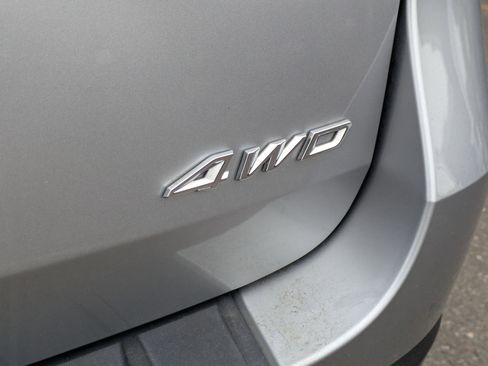 Used 2021 Ford Explorer XLT image 26