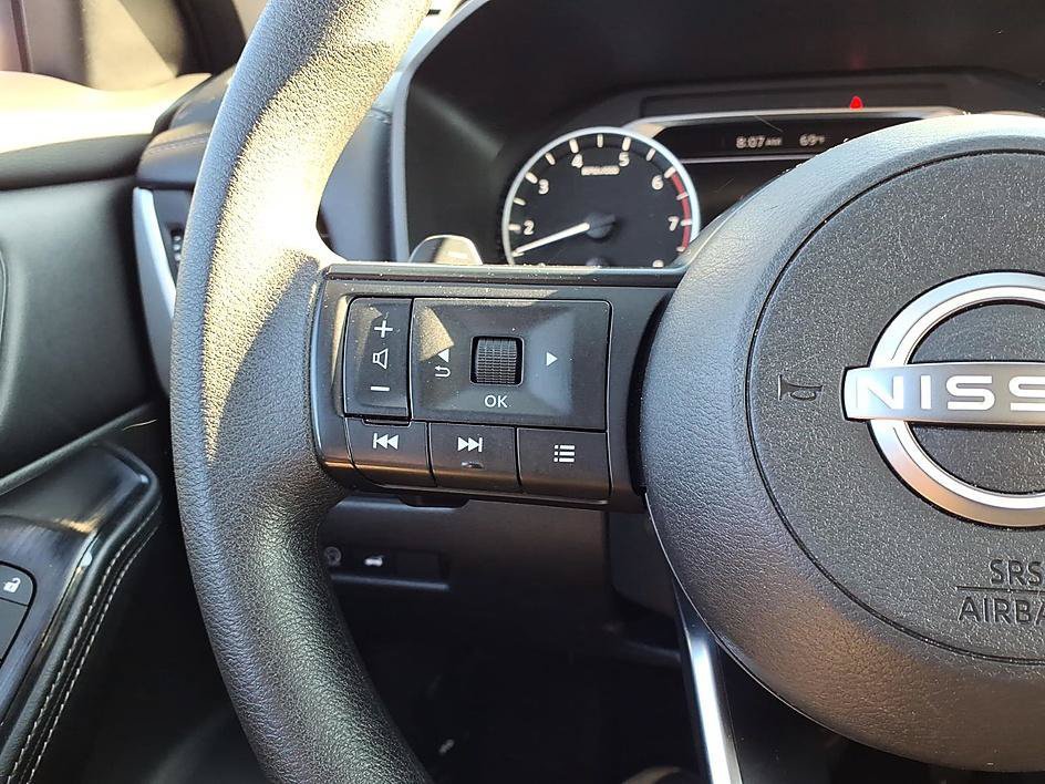 Used 2024 Nissan Rogue SV AWD/4WD image 28
