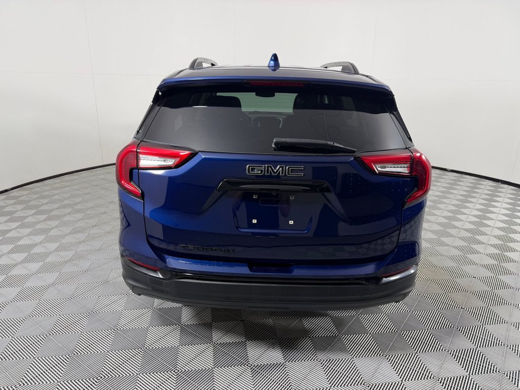 Used 2022 GMC Terrain SLE w/ Elevation Edition FWD image 6