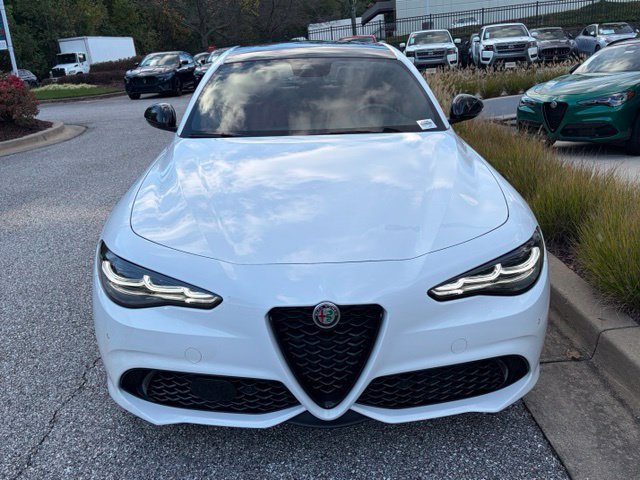 Used 2024 Alfa Romeo Giulia Veloce AWD/4WD image 3