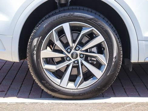 Certified 2023 Audi Q5 2.0T Premium w/ Convenience Package AWD/4WD image 10