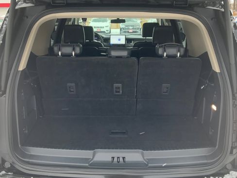 Used 2024 Ford Expedition XLT image 12