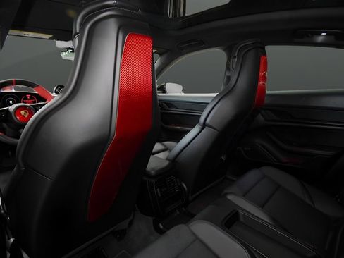 Used 2021 Porsche Taycan 4S image 24