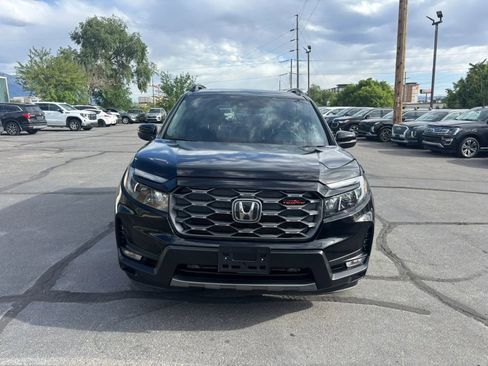 Used 2023 Honda Passport TrailSport image 2