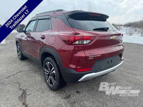 Used 2024 Chevrolet TrailBlazer LT w/ LT Cold Weather Package image 4