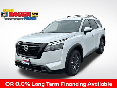 New 2025 Nissan Pathfinder SV w/ Black Appearance Package