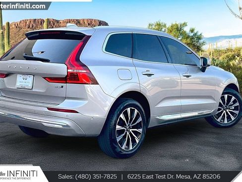 Used 2023 Volvo XC60 B5 Plus AWD/4WD image 2