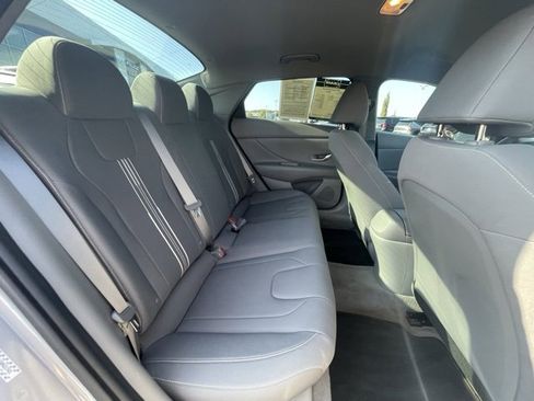 Used 2022 Hyundai Elantra SEL image 27