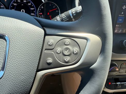 Used 2023 GMC Acadia Denali AWD/4WD image 16