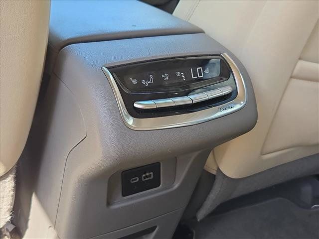 Used 2023 Cadillac XT6 Premium Luxury w/ Technology Package FWD image 13